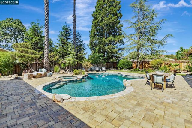 3180 Arbolado Dr, Walnut Creek CA: https://media.crmls.org/mediaz/e782e3f1-a51f-447a-a02b-56918ad7c75f.jpg