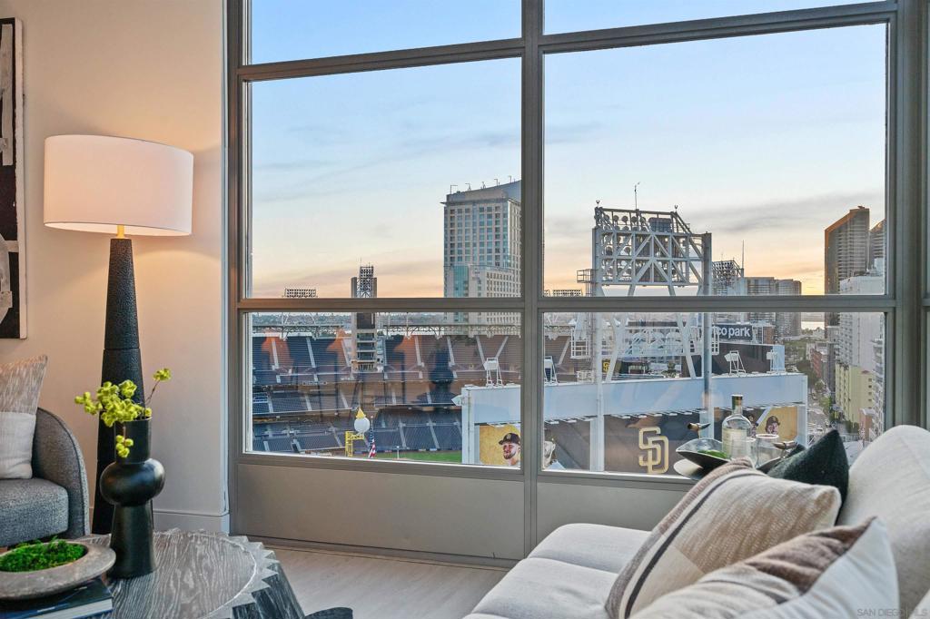 253 10th Ave - photo 4