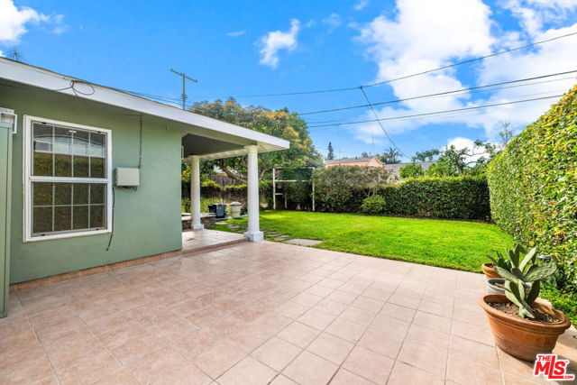 427 W Manchester Avenue, Playa del Rey CA: https://media.crmls.org/mediaz/e783fc5f-d039-4362-bafa-7ab339606911.jpg