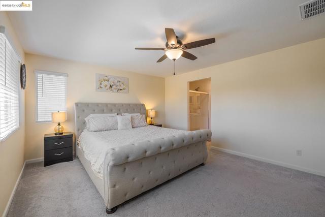 3807 Bridgemeadow Way, Sacramento CA: https://media.crmls.org/mediaz/e7840763-969d-41e9-a42c-0e00efd60713.jpg