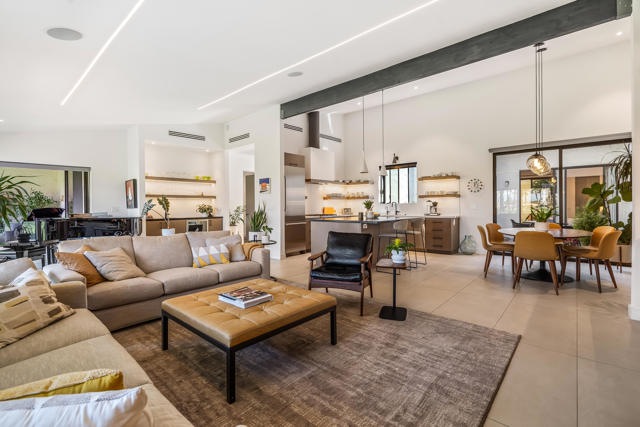 44841 Desert Horizons Drive, Indian Wells CA: https://media.crmls.org/mediaz/e784147e-3159-4d4e-bf89-47348b6fe4e4.jpg