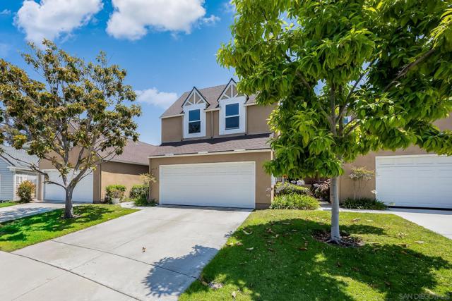 4577 Essex Ct, Carlsbad CA: https://media.crmls.org/mediaz/e7845d33-6267-4f18-bc7a-a99399f1f518.jpg