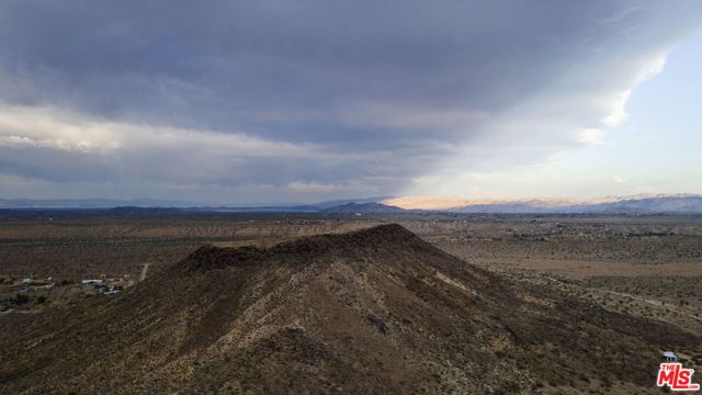 2339 Inca Trail, Yucca Valley CA: https://media.crmls.org/mediaz/e784bb2d-bb26-4355-b005-7c3c5e50258b.jpg