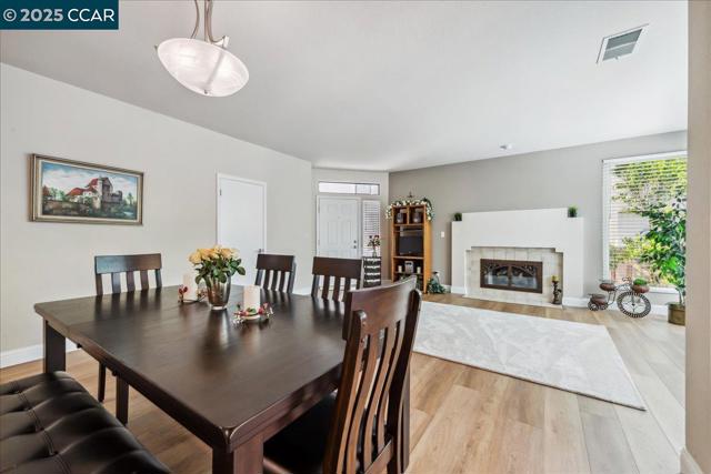 771 Lakemont PL, San Ramon CA: https://media.crmls.org/mediaz/e78526de-f908-42e2-9711-70e04f657fc0.jpg