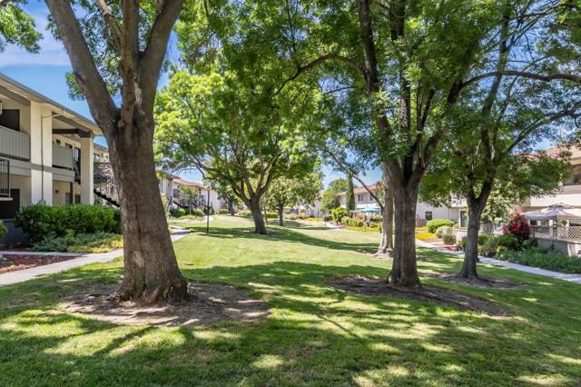 211 Kenbrook Circle, San Jose CA: https://media.crmls.org/mediaz/e7856f36-cc7f-412f-b24b-0e27c8ccb0a0.jpg