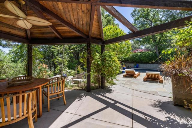 138 Bolivar Lane, Portola Valley CA: https://media.crmls.org/mediaz/e7859c0e-ff8c-43cb-96ea-772f7568ef23.jpg