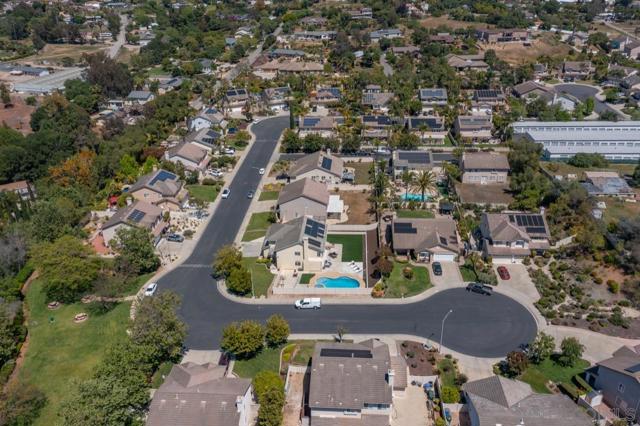 1889 Autumn Ln, Vista CA: https://media.crmls.org/mediaz/e785b42a-564f-4d70-9809-892a4c1ef444.jpg