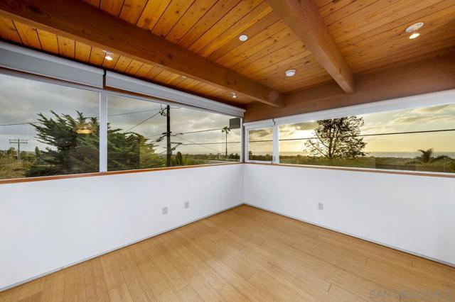 1635 Gascony Rd, Encinitas CA: https://media.crmls.org/mediaz/e785ccfb-2abd-4e5e-90f9-5b4c9826d7de.jpg