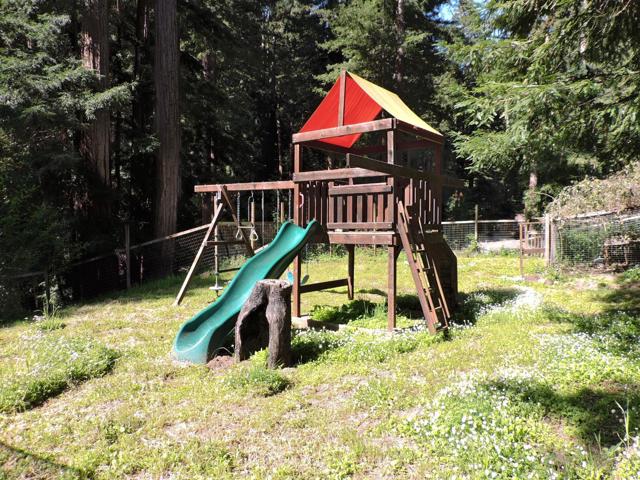 450 Bernstein Drive, Boulder Creek CA: https://media.crmls.org/mediaz/e785e921-fdcb-42f7-84aa-dd4af463bc00.jpg