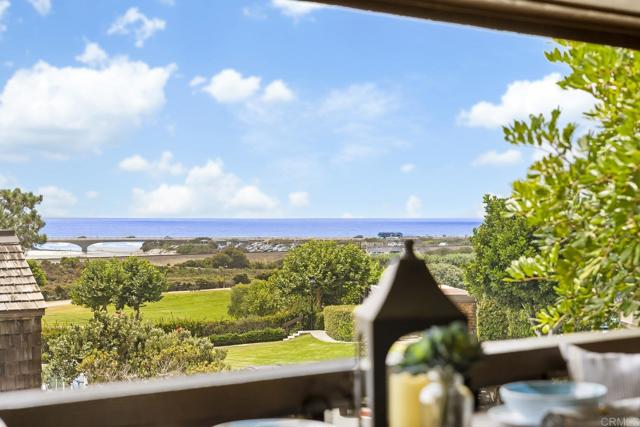 12859 Caminito del Canto, Del Mar CA: https://media.crmls.org/mediaz/e785f48e-4b75-4b8d-96c0-1e6fc55f3b39.jpg