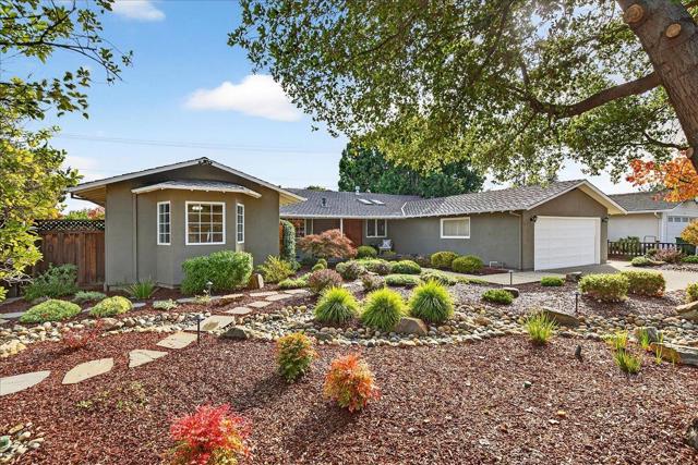 12058 CANDY Lane, Saratoga CA: https://media.crmls.org/mediaz/e7860ab3-3dcc-4e79-be5b-42fd35614625.jpg