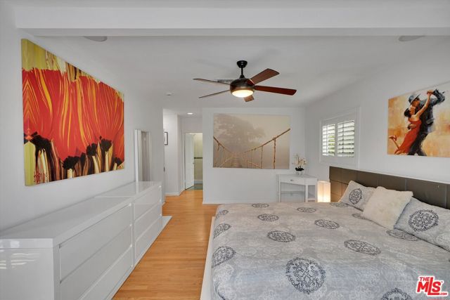 660 S Gretna Green Way, Los Angeles CA: https://media.crmls.org/mediaz/e7861082-7784-4cdd-bae5-a093927fefbf.jpg