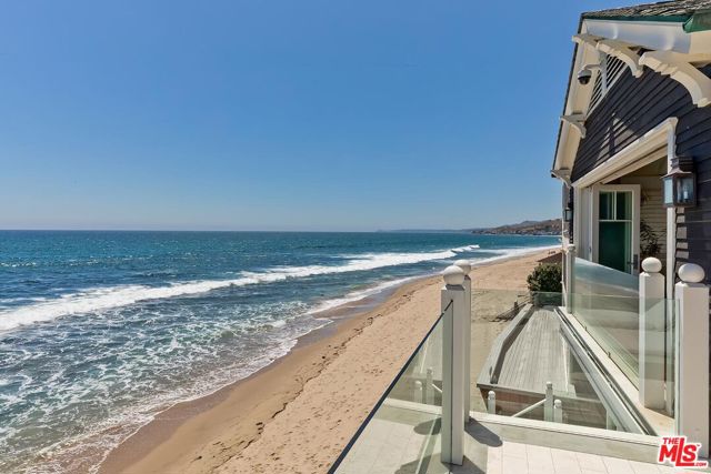 119 Malibu Colony Road, Malibu CA: https://media.crmls.org/mediaz/e786e176-fc90-40a6-8b97-ba21bf3fc106.jpg