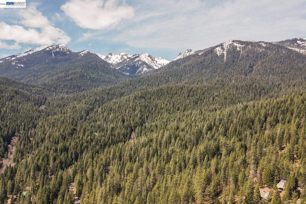 https://media.crmls.org/mediaz/e787c8ae-c292-4bcb-a168-8ca3337c3392.jpg?preset=X-Large