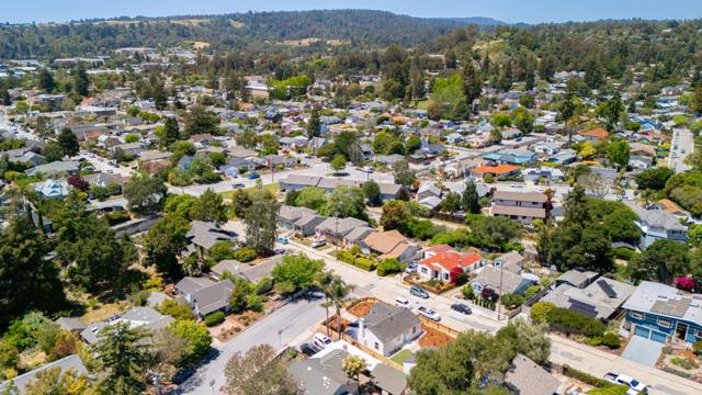 148 Reed Way, Santa Cruz CA: https://media.crmls.org/mediaz/e788713e-2157-4c83-8025-c0f3ed7bf007.jpg