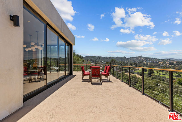 4671 Bedel Street, Woodland Hills CA: https://media.crmls.org/mediaz/e78947c8-cfb2-402e-9950-cd6692518e4e.jpg