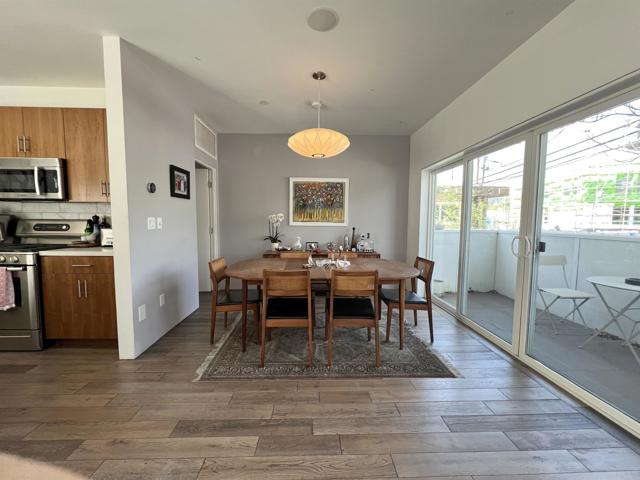 Detail Gallery Image 3 of 26 For 2851 N Buzz Ct, Los Angeles,  CA 90039 - 2 Beds | 2/1 Baths