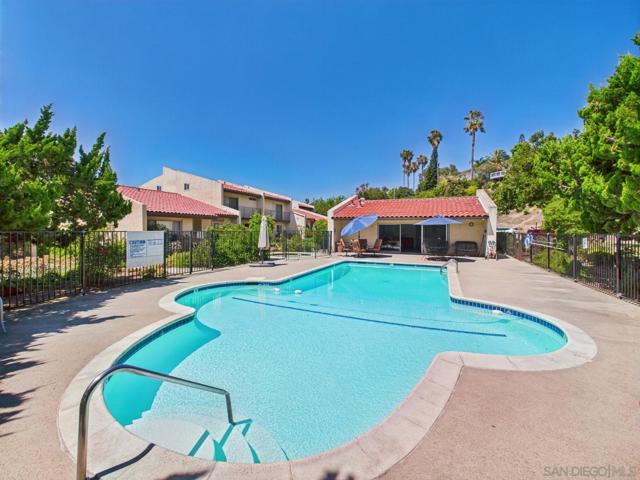 670 Bel Air Dr W, Vista CA: https://media.crmls.org/mediaz/e78a0f09-98d9-4bea-8587-0d99064de262.jpg