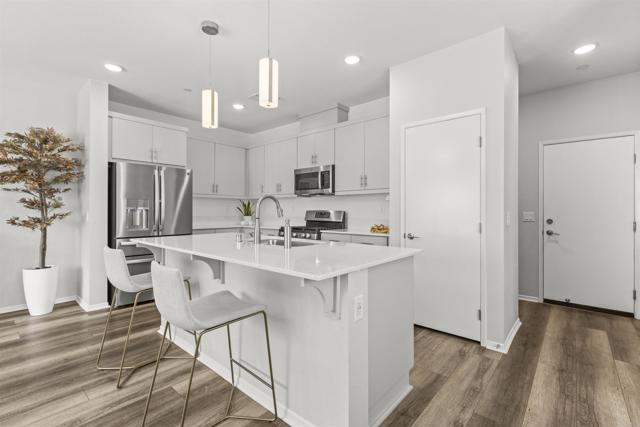 323 CITRINE TRAIL, Fallbrook CA: https://media.crmls.org/mediaz/e78a23a2-7bfb-4e57-bd6b-486e11a84b8e.jpg