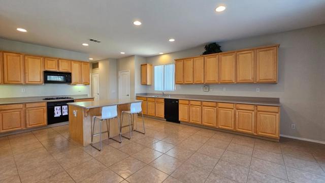 13416 Silver Stirrup Drive, Corona CA: https://media.crmls.org/mediaz/e78b34a7-eae0-4e24-b0aa-ad1f29ab2b2e.jpg