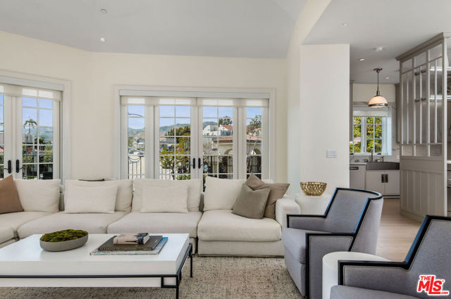 Drew Fenton | 15225 Palisades Village Lane Pacific Palisades CA | MLS: 6850614