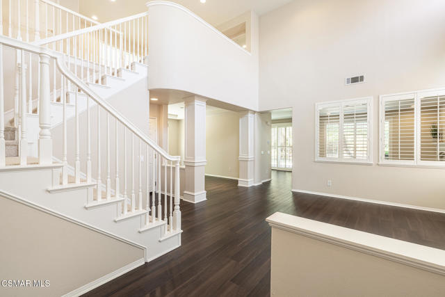 2874 Venezia Lane, Thousand Oaks CA: https://media.crmls.org/mediaz/e78d7aaf-5e35-42d2-948c-3991223112c1.jpg