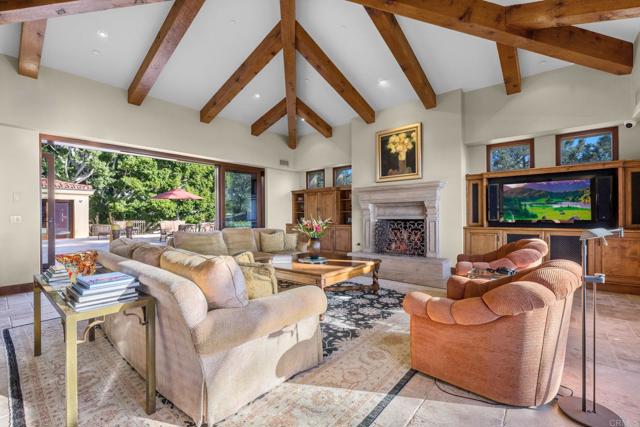 271 Ocean View Ave, Del Mar CA: https://media.crmls.org/mediaz/e78d867a-55ce-4d5e-a3e9-1745aadfab14.jpg