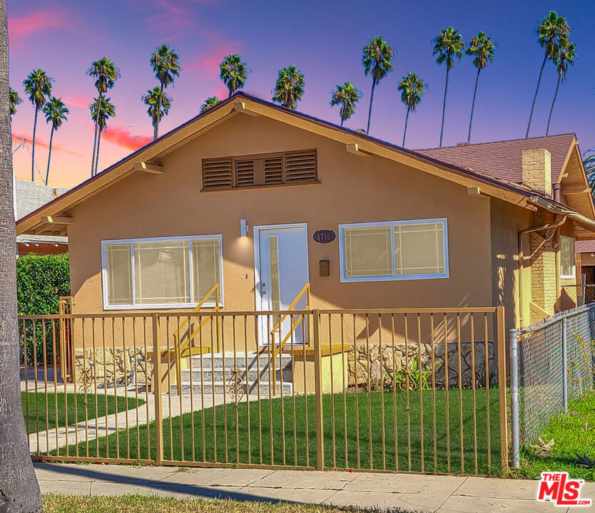 4716 S Van Ness Avenue