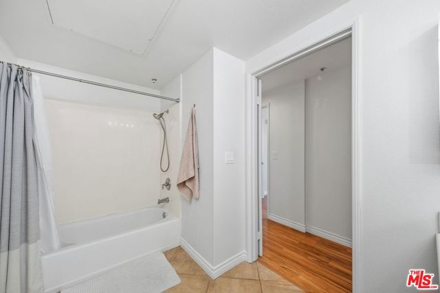 13200 Pacific Promenade, Playa Vista CA: https://media.crmls.org/mediaz/e78dcc12-6836-4556-83eb-bbe341b96b01.jpg