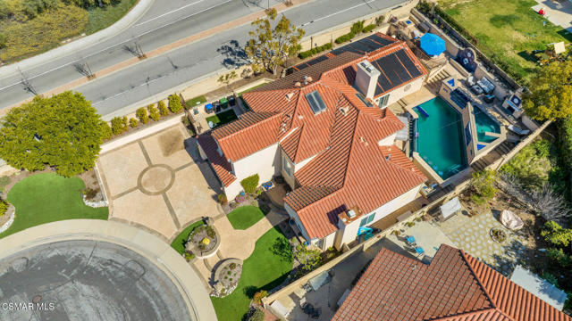 4542 Skidmore Court, Moorpark CA: https://media.crmls.org/mediaz/e78e4a46-92e3-4596-8219-faa98ed58c07.jpg