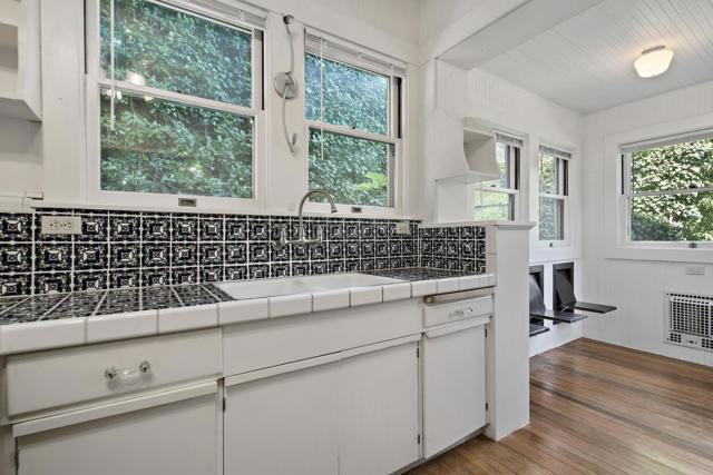 100 Wood Road, Los Gatos CA: https://media.crmls.org/mediaz/e78e5037-f554-47e3-a685-d40959e97280.jpg