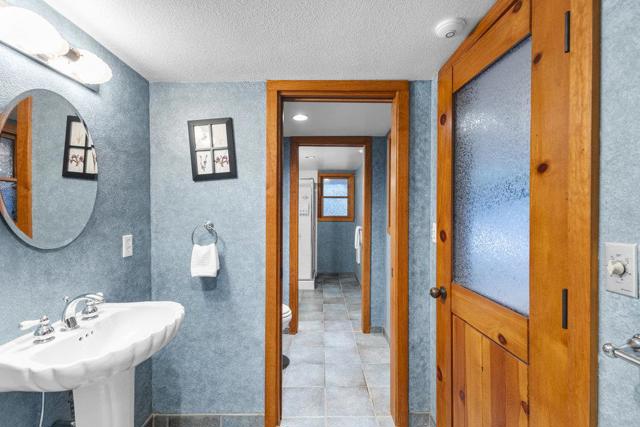 14205 Shannon Road, Los Gatos CA: https://media.crmls.org/mediaz/e78e9568-32f9-4768-b964-3a8b2fdae260.jpg