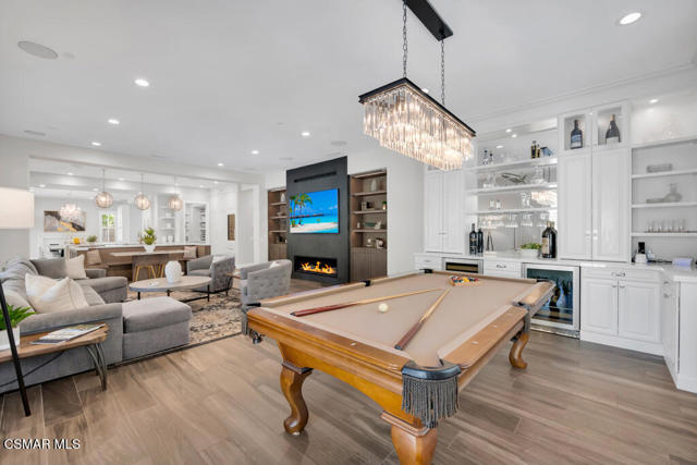 5715 Calais Court, Calabasas CA: https://media.crmls.org/mediaz/e78f89fb-be99-45a0-8e9c-dac7d3185cd6.jpg