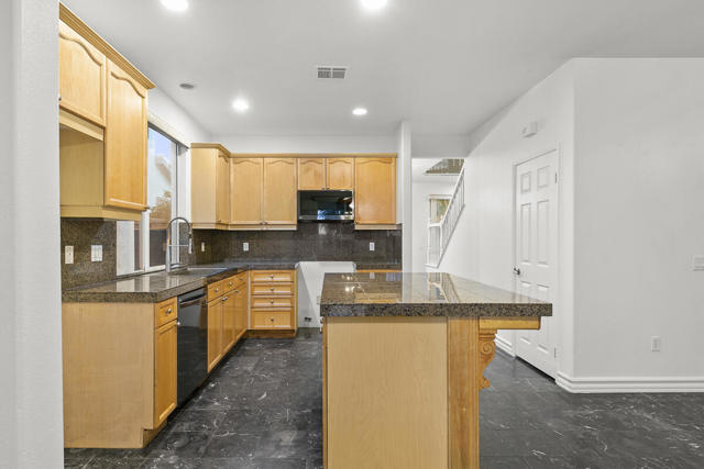 Image 17 of 66 For 48182 Keaton Way Way
