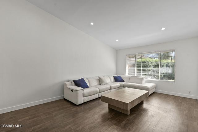 459 Mark Drive, Simi Valley CA: https://media.crmls.org/mediaz/e7908a4b-fe2a-4f5e-acb4-4186420e5888.jpg