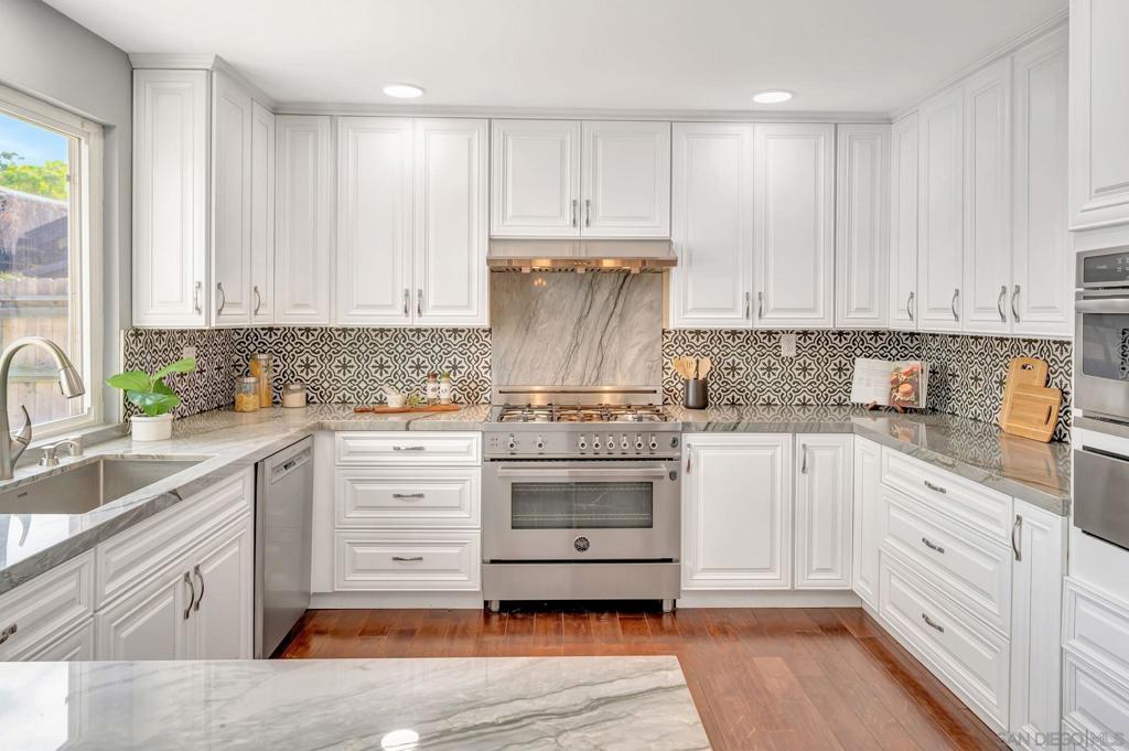 MLS #250031778SD img 13