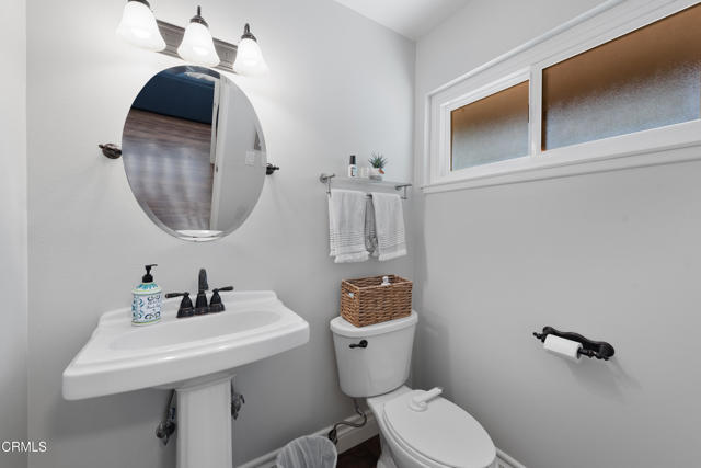 Detail Gallery Image 21 of 34 For 1525 Lyndhurst Ave, Camarillo,  CA 93010 - 4 Beds | 2/1 Baths