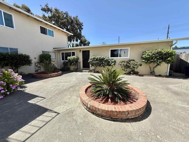 809 Coburn Ct, San Leandro CA: https://media.crmls.org/mediaz/e791dcec-0cd1-46bc-89f2-f48d5f087abd.jpg
