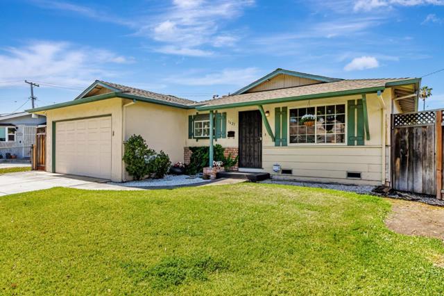 1625 Mount Herman Drive, San Jose CA: https://media.crmls.org/mediaz/e791fd5e-0fab-4cc2-a040-aed36b5cea91.jpg