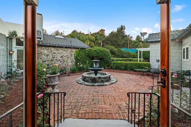 713 Quiet Hills Farm Road, Escondido CA: https://media.crmls.org/mediaz/e792fdd8-61d5-477c-b08a-1f7ca6628153.jpg