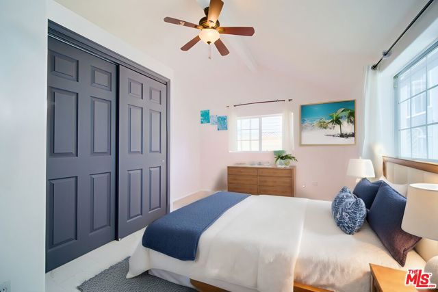 308 13th Street, Seal Beach CA: https://media.crmls.org/mediaz/e79310a6-35f7-40b6-ae15-e33e2d020550.jpg