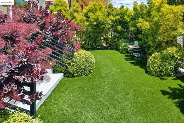 1515 Derby St, Berkeley CA: https://media.crmls.org/mediaz/e7932e62-4750-4a84-aa6b-817ea7a631bf.jpg