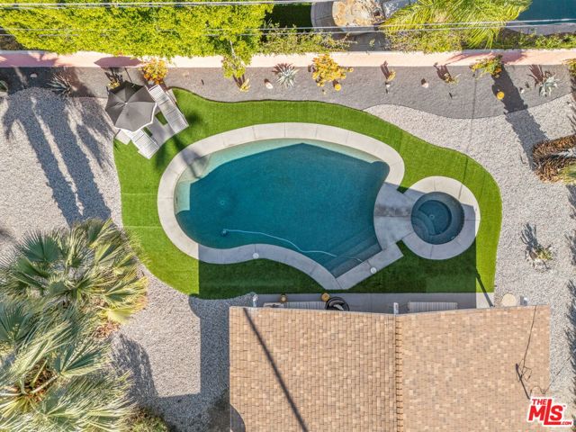 74060 Setting Sun Trail, Palm Desert CA: https://media.crmls.org/mediaz/e7935dda-ed2e-4baf-9d73-042386c78ad4.jpg