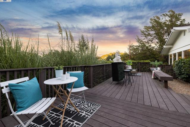 124 MARSHA PLACE, Lafayette CA: https://media.crmls.org/mediaz/e7936ab8-c5e2-4a80-808d-7ea8b4b05f1e.jpg