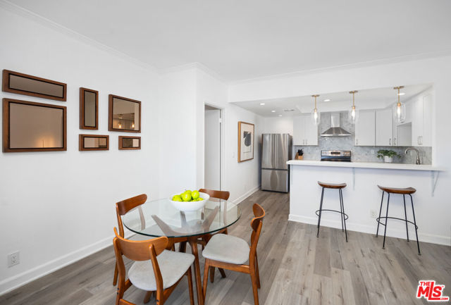321 S San Vicente Boulevard, Los Angeles CA: https://media.crmls.org/mediaz/e793c492-2706-43cc-a978-5fb8f27c5416.jpg