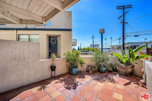7301 Vista Del Mar, Playa del Rey CA: https://media.crmls.org/mediaz/e7946465-8096-41df-8ff0-41e2e54cbbe9.jpg