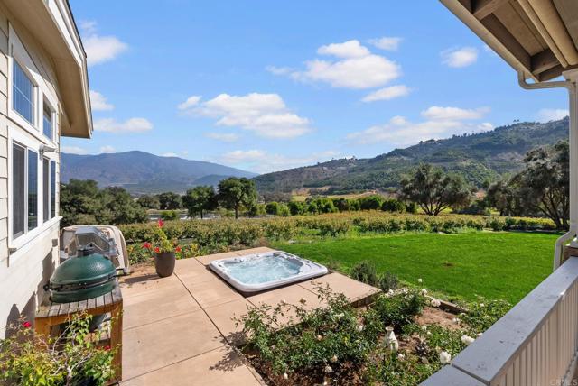 14224 Old Cole Grade Road, Pauma Valley CA: https://media.crmls.org/mediaz/e794de22-6903-447d-bc5c-af18ef488f70.jpg