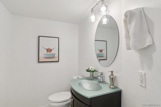 8312 Via Sonoma, La Jolla CA: https://media.crmls.org/mediaz/e7953e8f-d3c1-4818-8ee3-ac10e9ca48cb.jpg