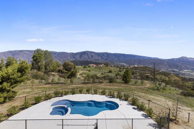 31223 Pauma Heights Road, Valley Center CA: https://media.crmls.org/mediaz/e79567f1-ffc1-4134-8373-ac04c92a97f3.jpg