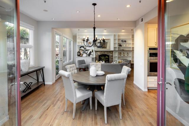 988 Menlo Avenue, Menlo Park CA: https://media.crmls.org/mediaz/e7975817-2aed-4dac-814e-a75ff755e322.jpg